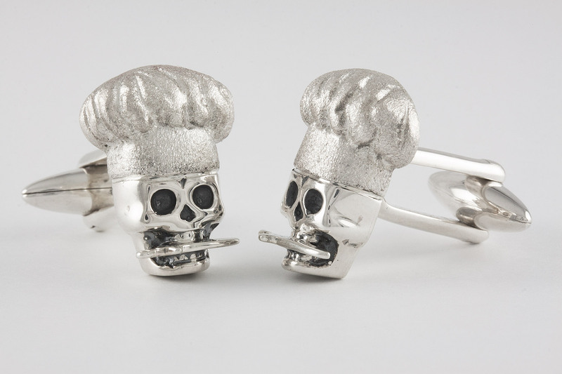 G.DANILOFF&CO. CURVED BLACK HORN 24K GOLD PIRATE SKULL CUFFLINKS STERLING 