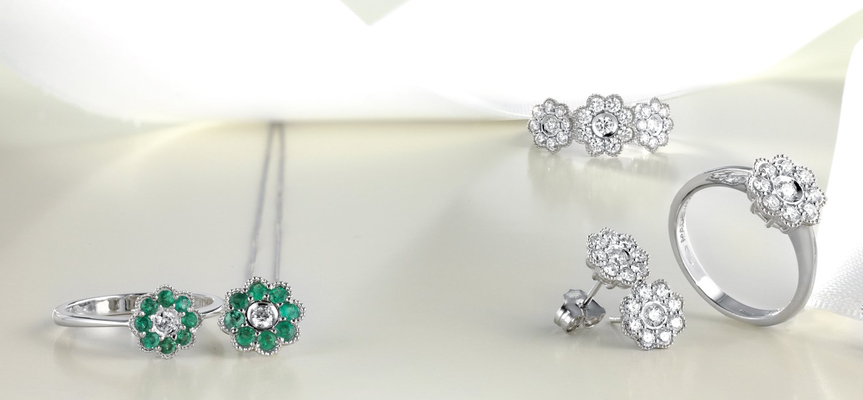 Orecchini in oro bianco e perle naturali da 4-4,5 a 9-9,5 mm Armonie Gioielli 