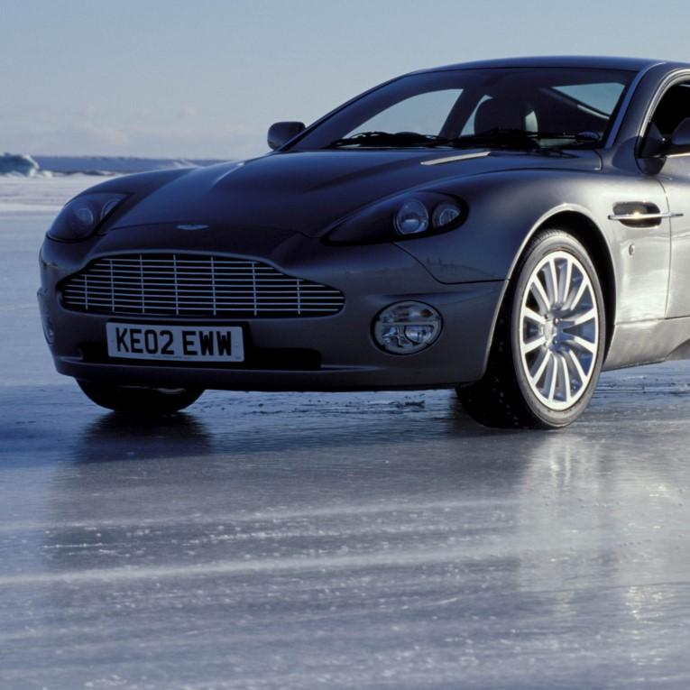 RICHMOND TOYS JAMES BOND 007 motorized Aston Martin DB5 Lotus cars lights sound 