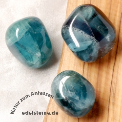 Edelstein mit Lederband ca Blauer Fluorit Anhänger 1,5 cm kleiner Fluorid blau 